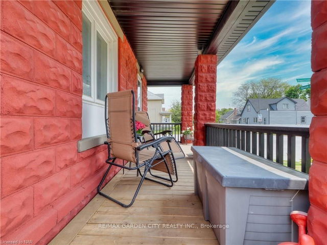 17 Herrick Avenue