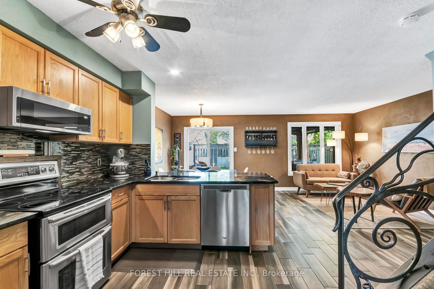 Listing Image 7