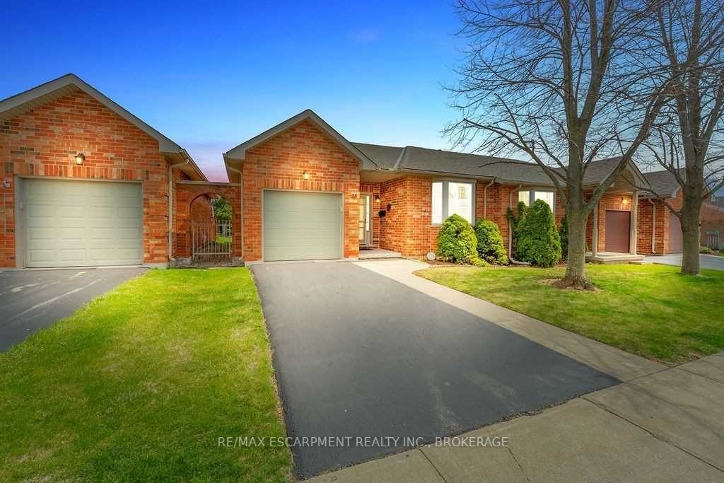 Townhouse sold at 25 Twentyplace Boulevard, Hamilton, Twenty Place, L0R 1W0 - MLS: X6045347