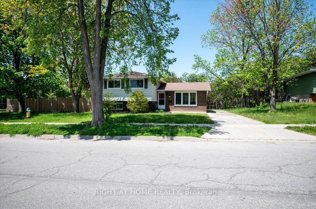 152 MACGREGOR Crescent
