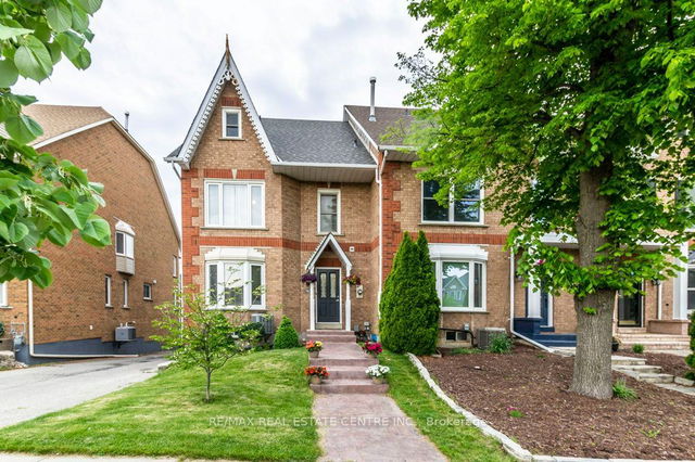 30 Waterford Crescent