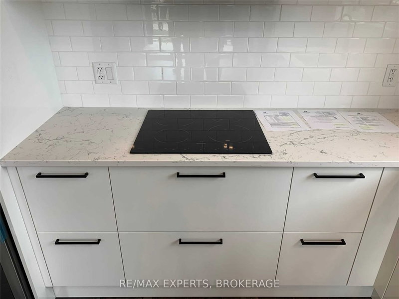 101 - 22 Beckwith Lane, Blue Mountains, L9Y 3B6 | Image 3