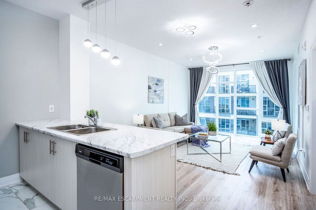435 - 16 Concord Place