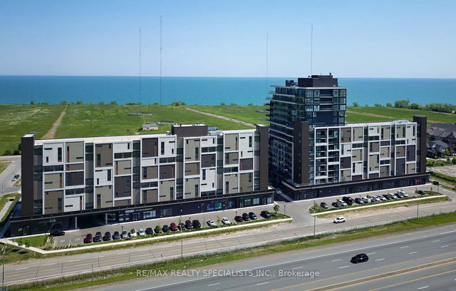 707 - 560 North Service Road