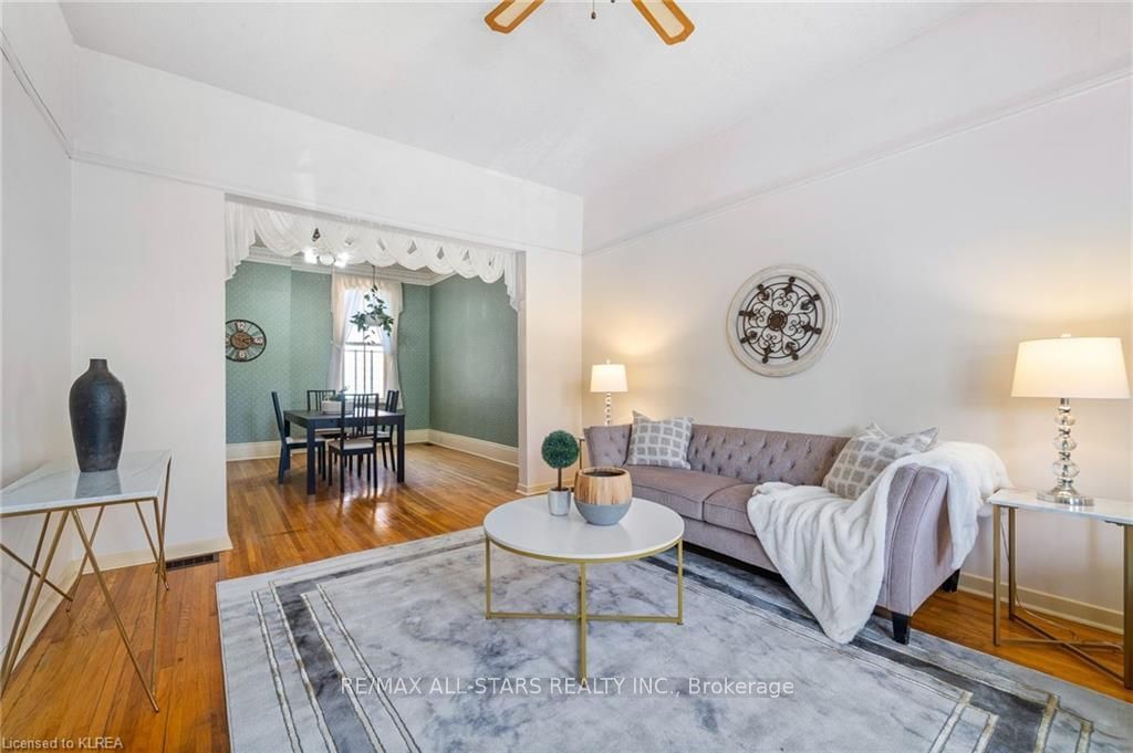 Listing Image 9