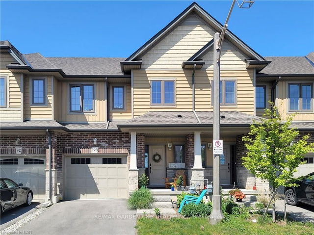 90 Dunrobin Lane