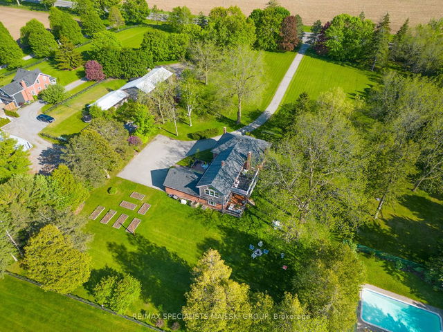 8770 Oak Ridges Drive