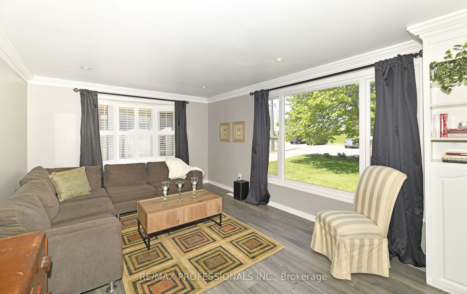 Listing Image 7