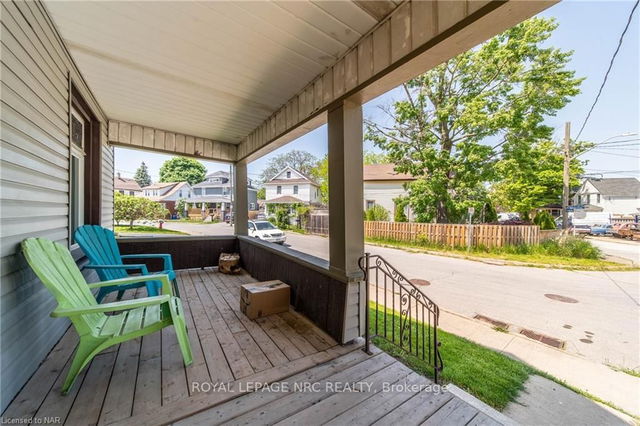 4588 Nelson Crescent