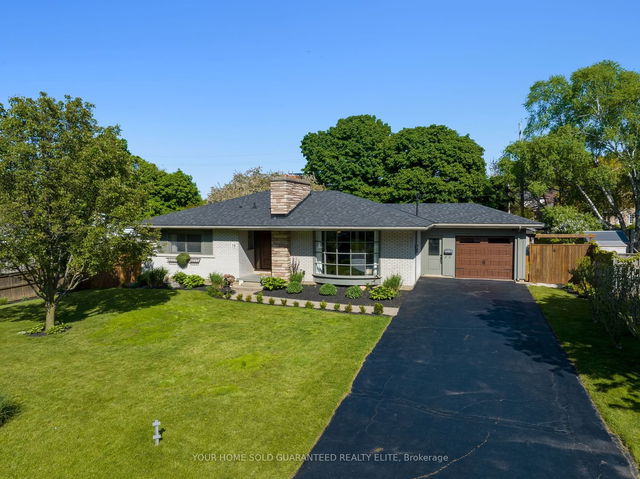 10 Oriole Crescent