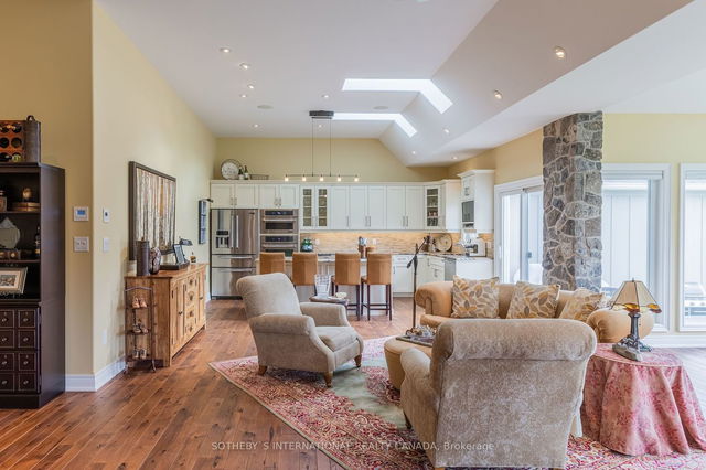 15 Stoneridge Crescent