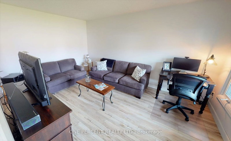 83 Briarsdale Cres, Welland, L3C 6S8 | Image 2