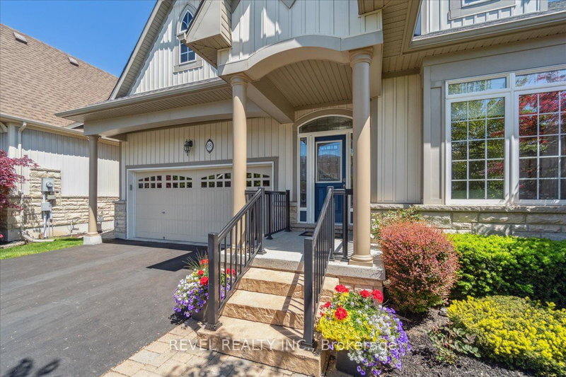 68 Galloway Tr, Welland, L3B 6G5 | Image 2