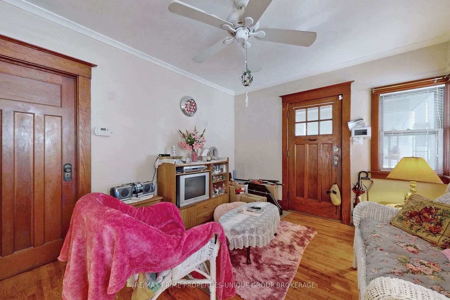 Listing Image 8