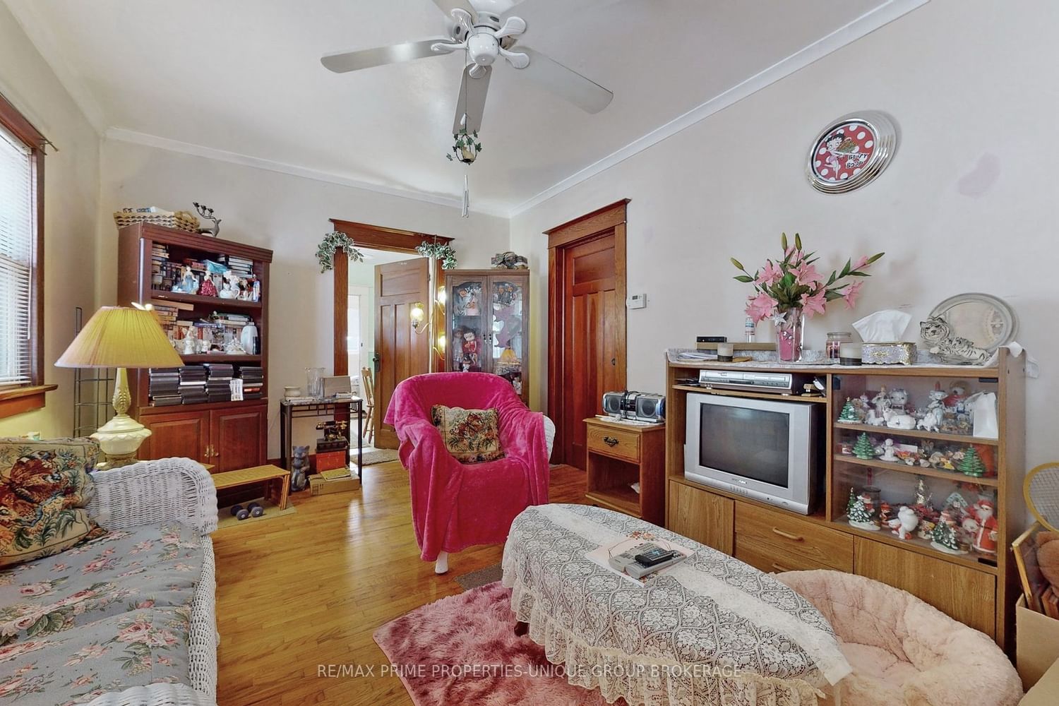Listing Image 9