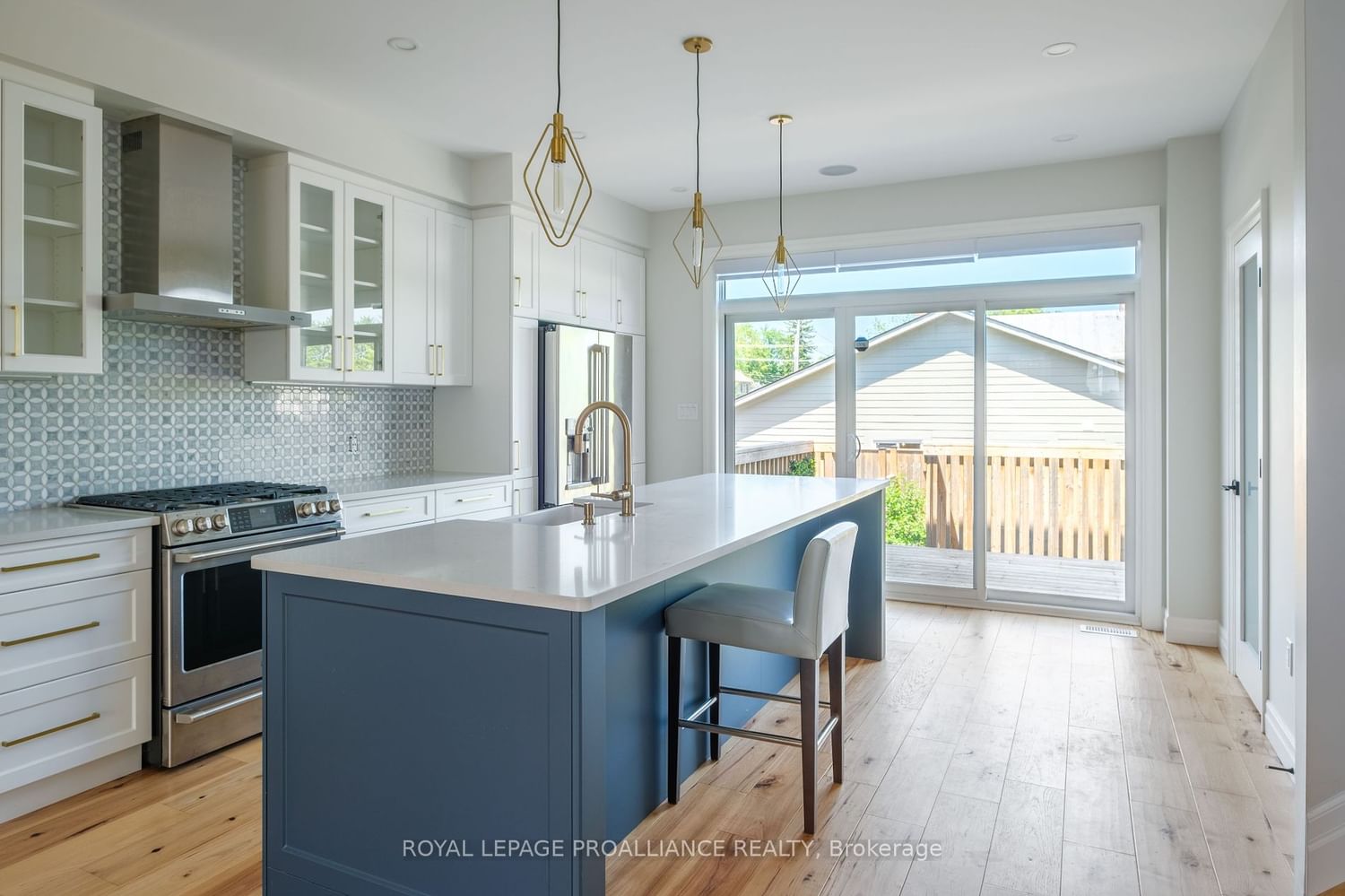 Listing Image 15