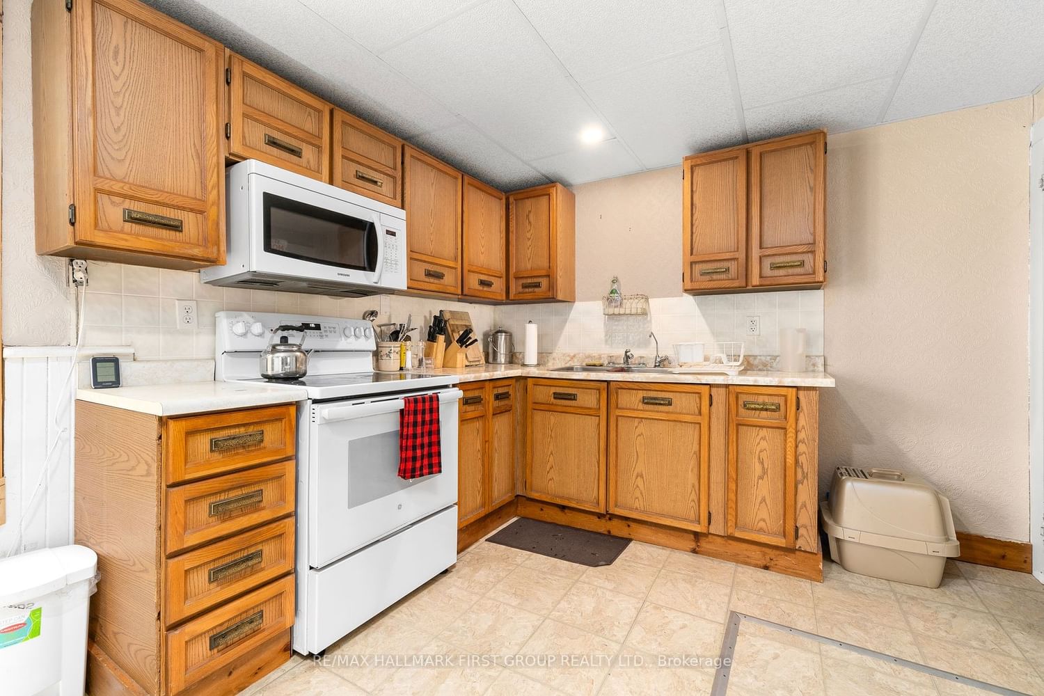 Listing Image 10