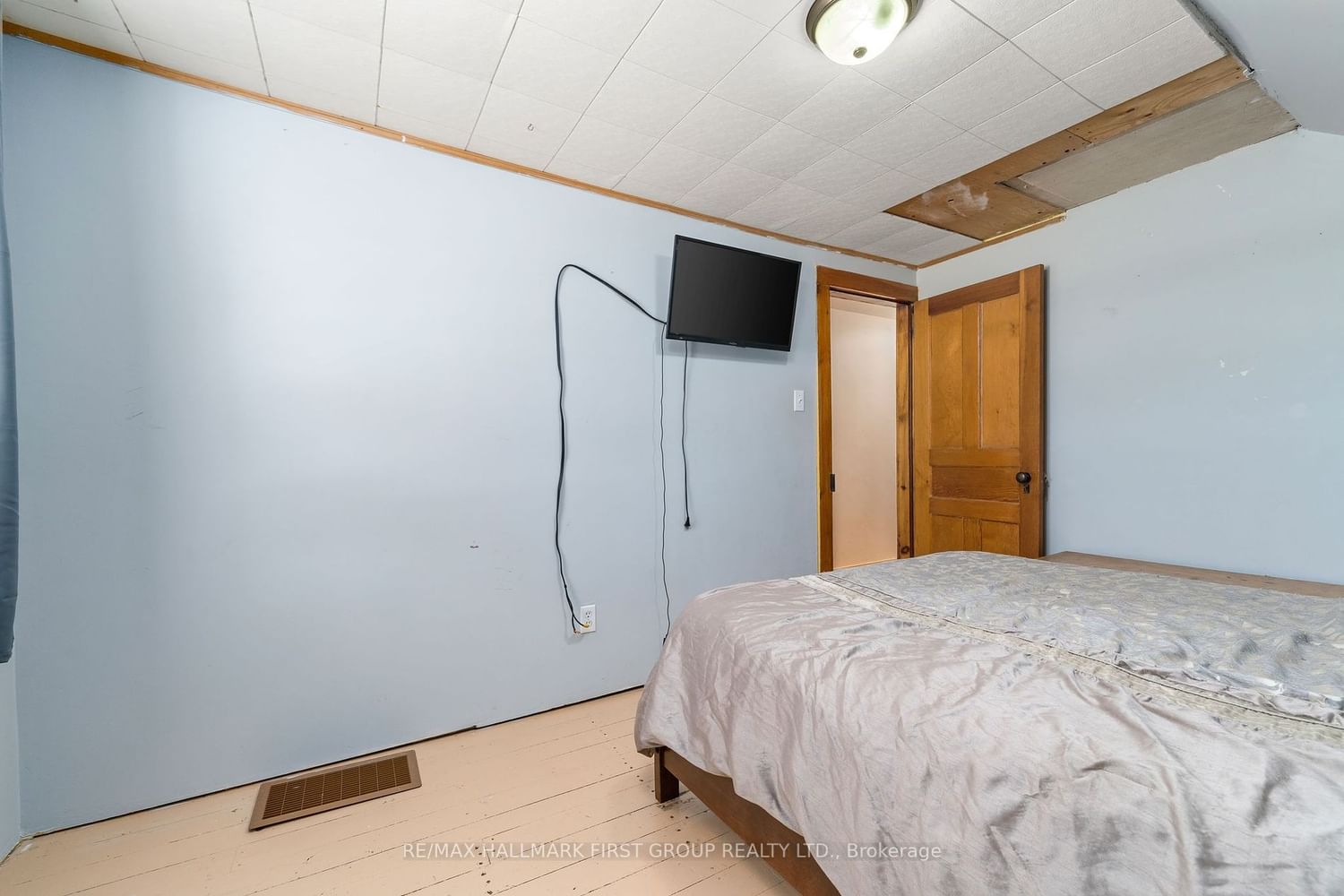 Listing Image 17