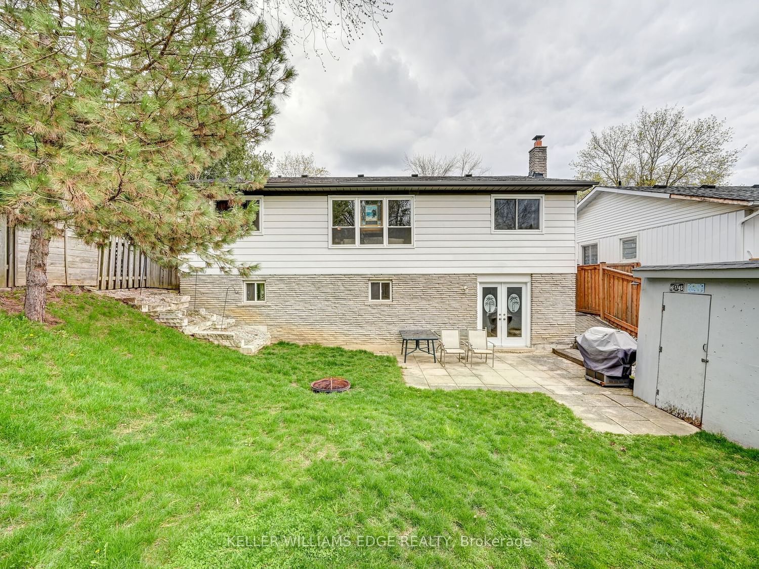Detached House sold at 79 Ann Street, Hamilton, Ontario, L9H 5R2 - Dundas - MLS: X6081412