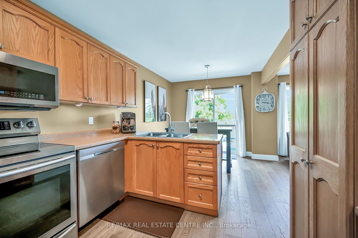 Listing Image 9