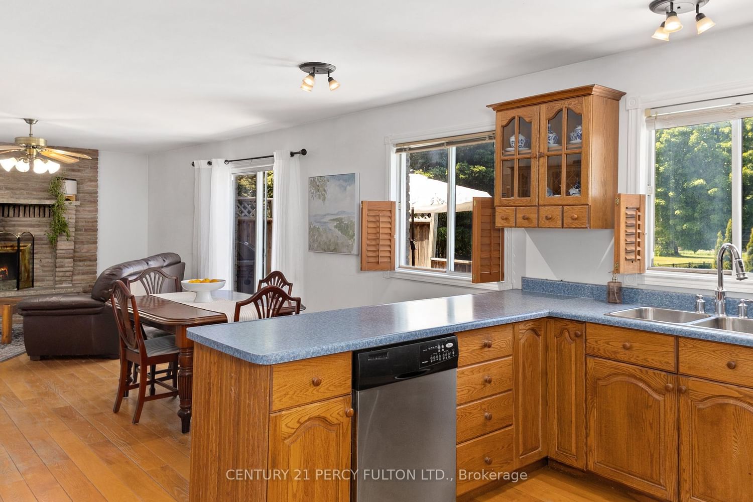 Listing Image 10