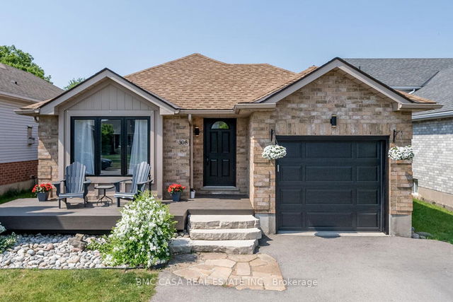 308 Tait Crescent