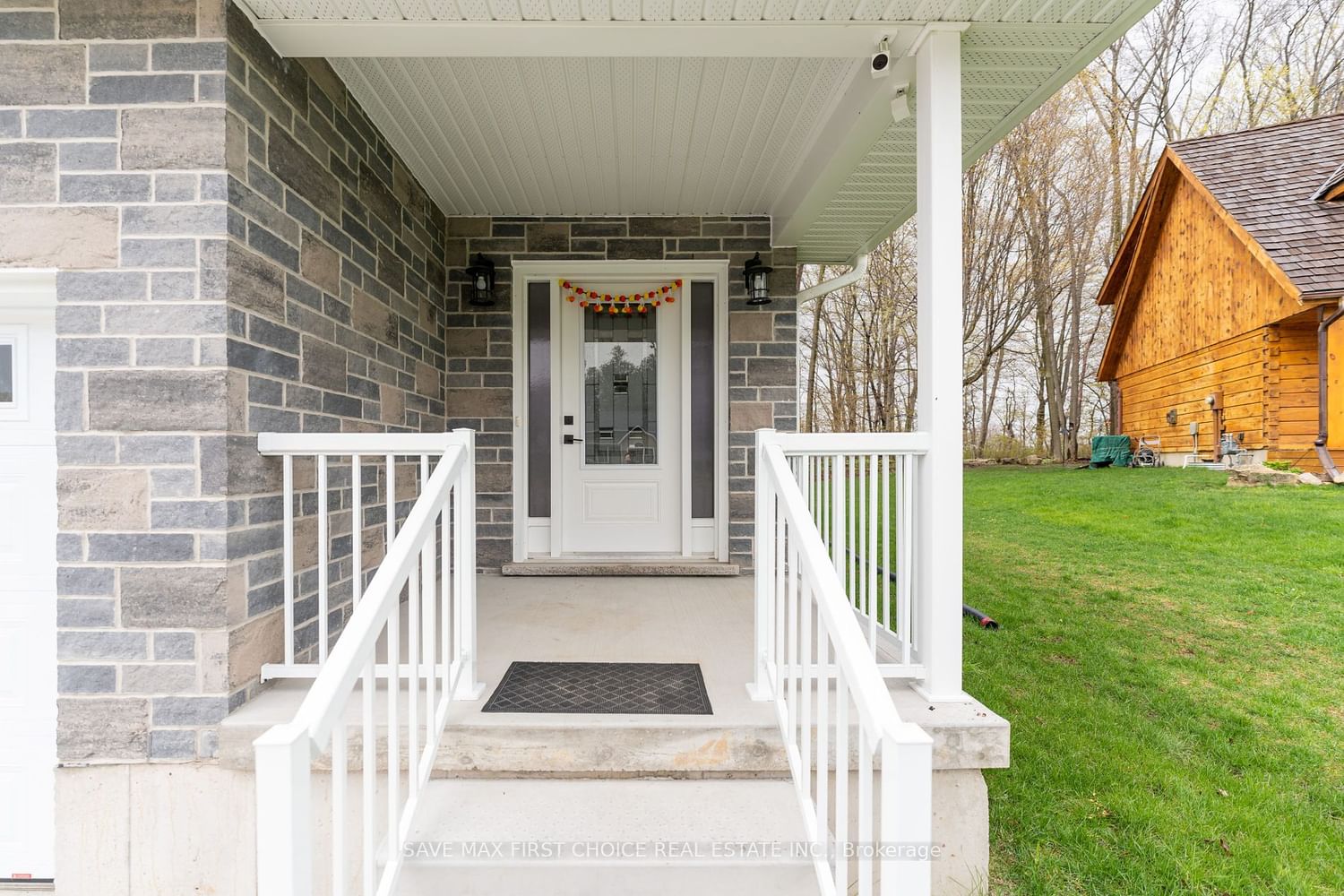 Listing Image 3