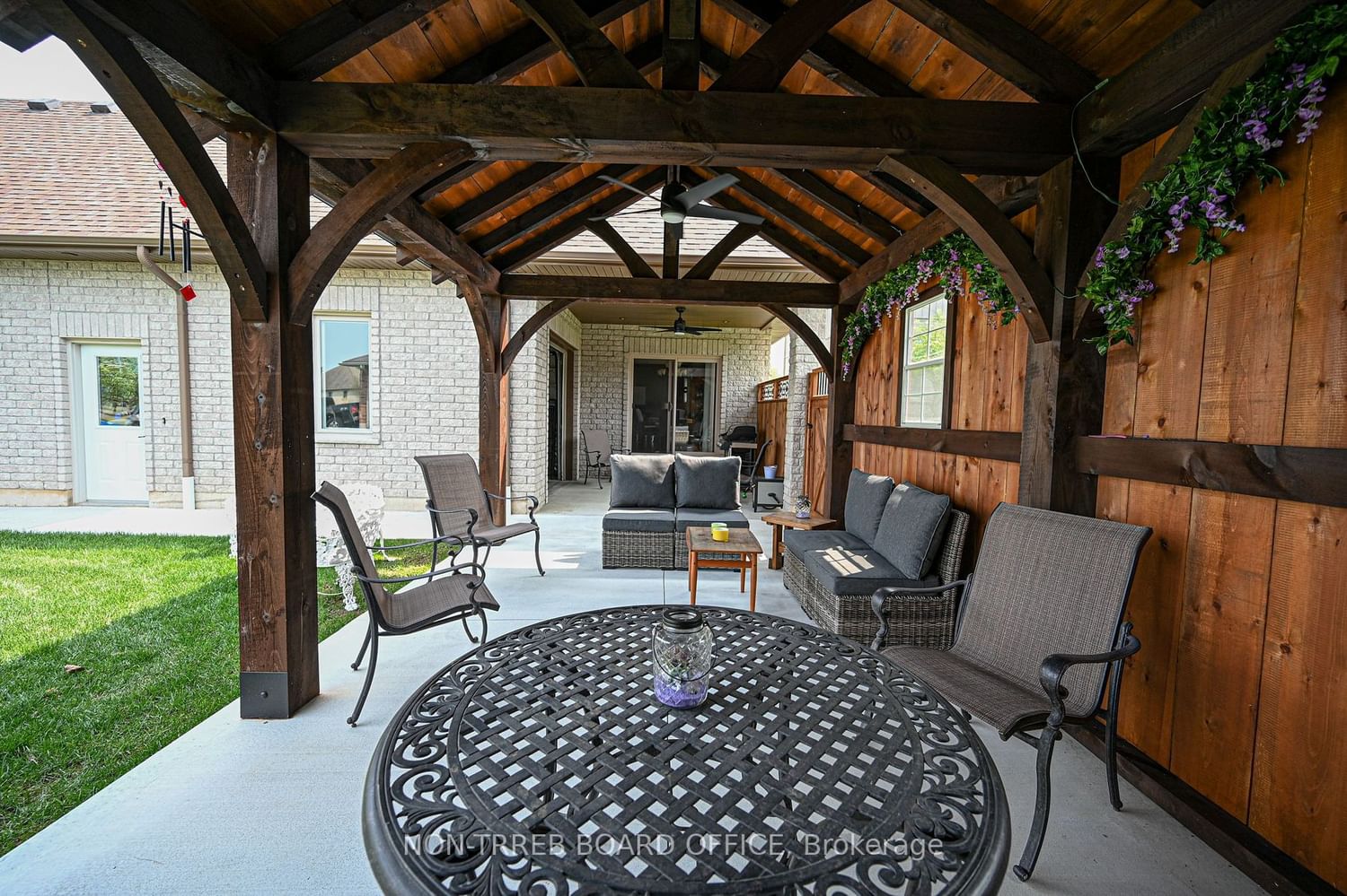 Listing Image 16