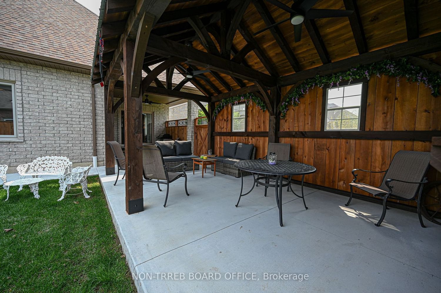 Listing Image 17