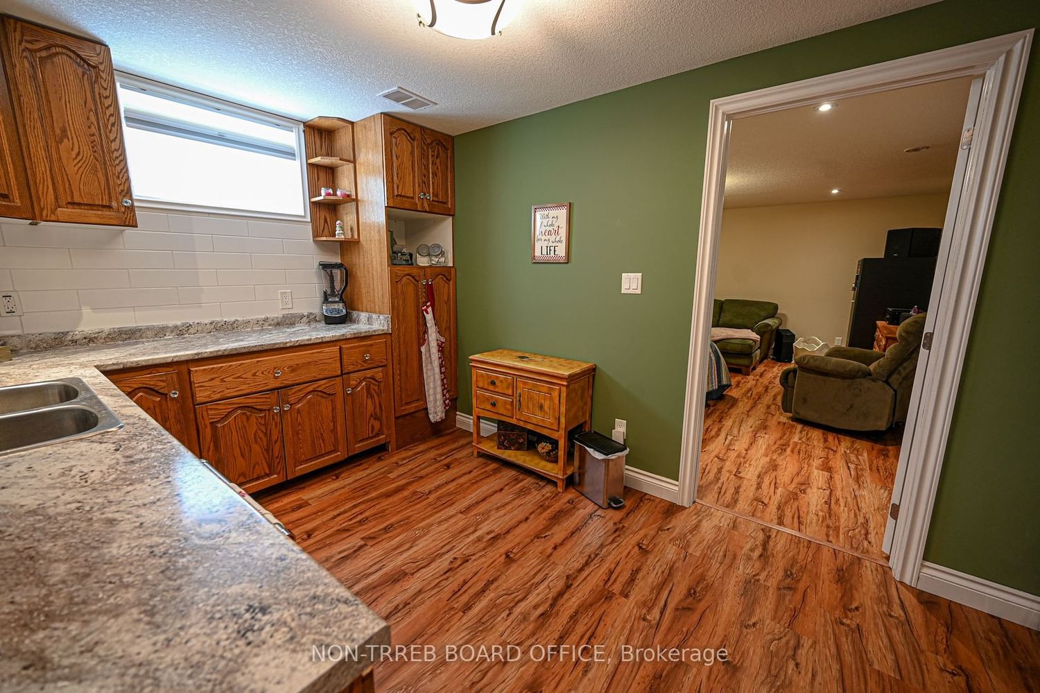 Listing Image 23