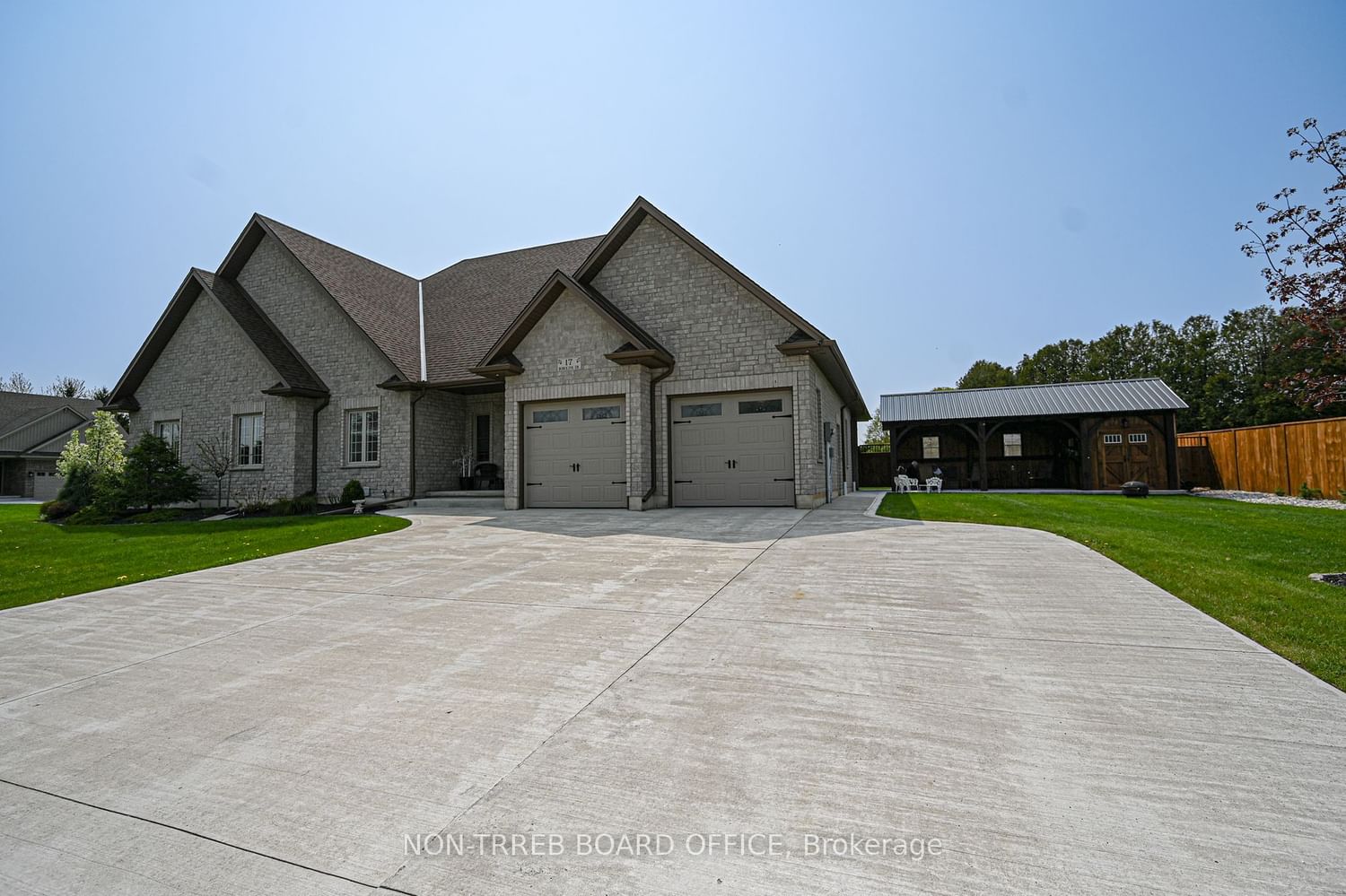 Listing Image 4