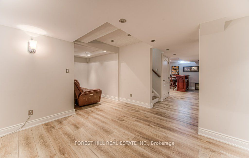Listing Image 33