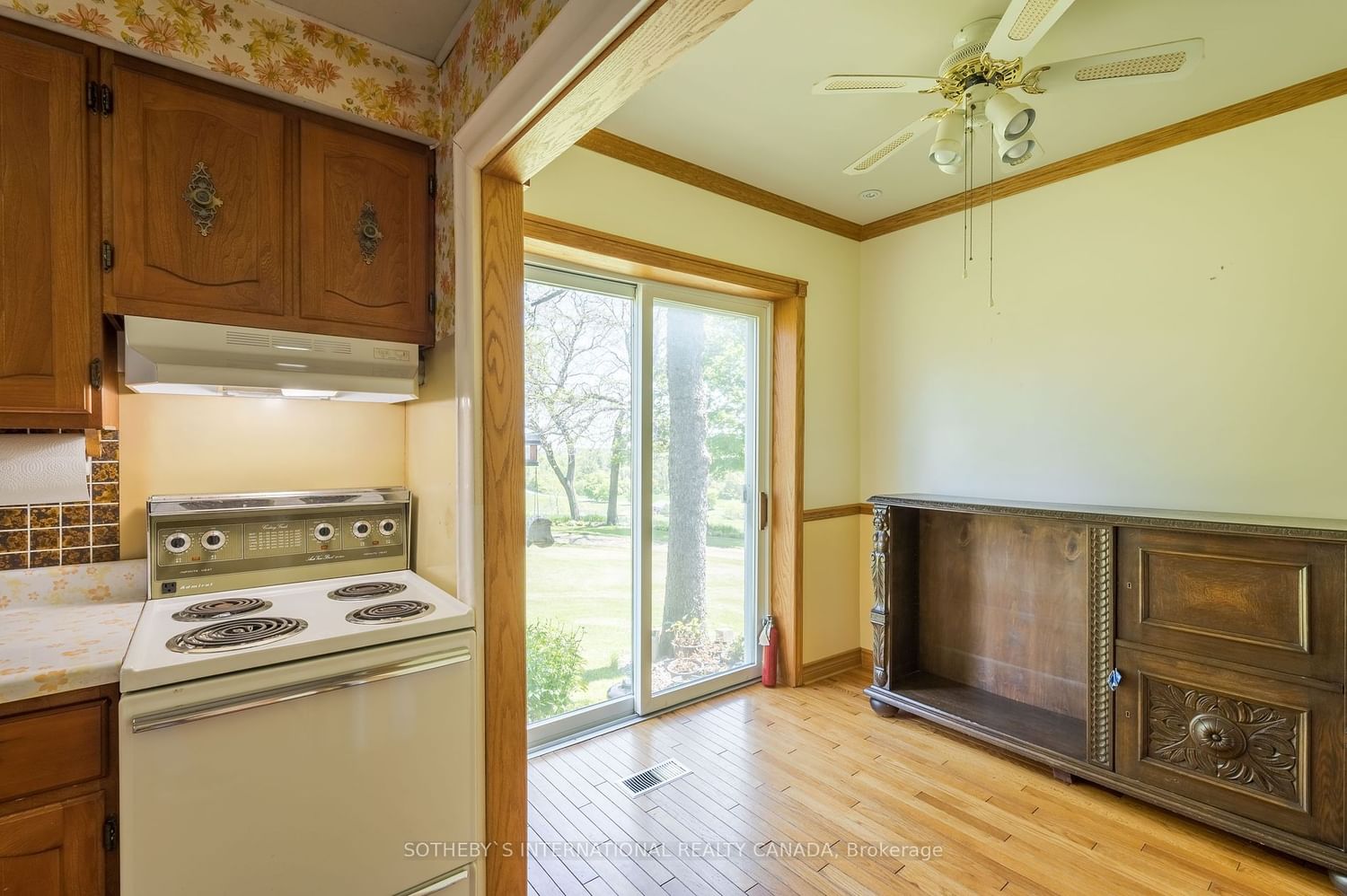 Listing Image 19