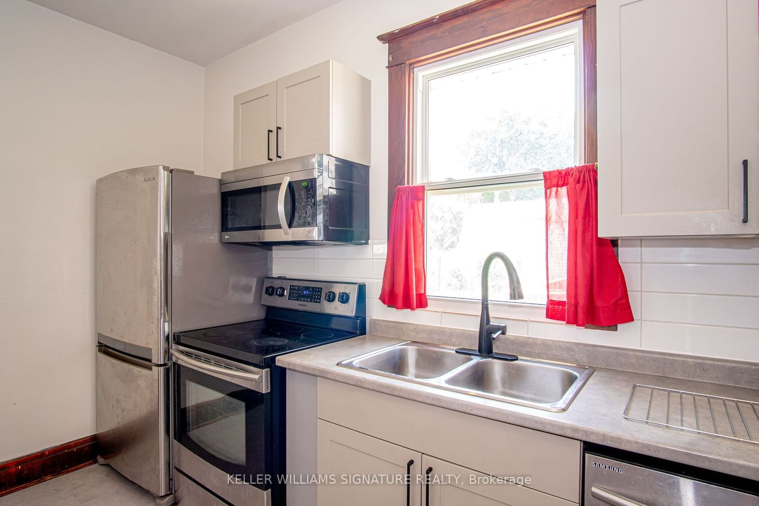 Listing Image 10