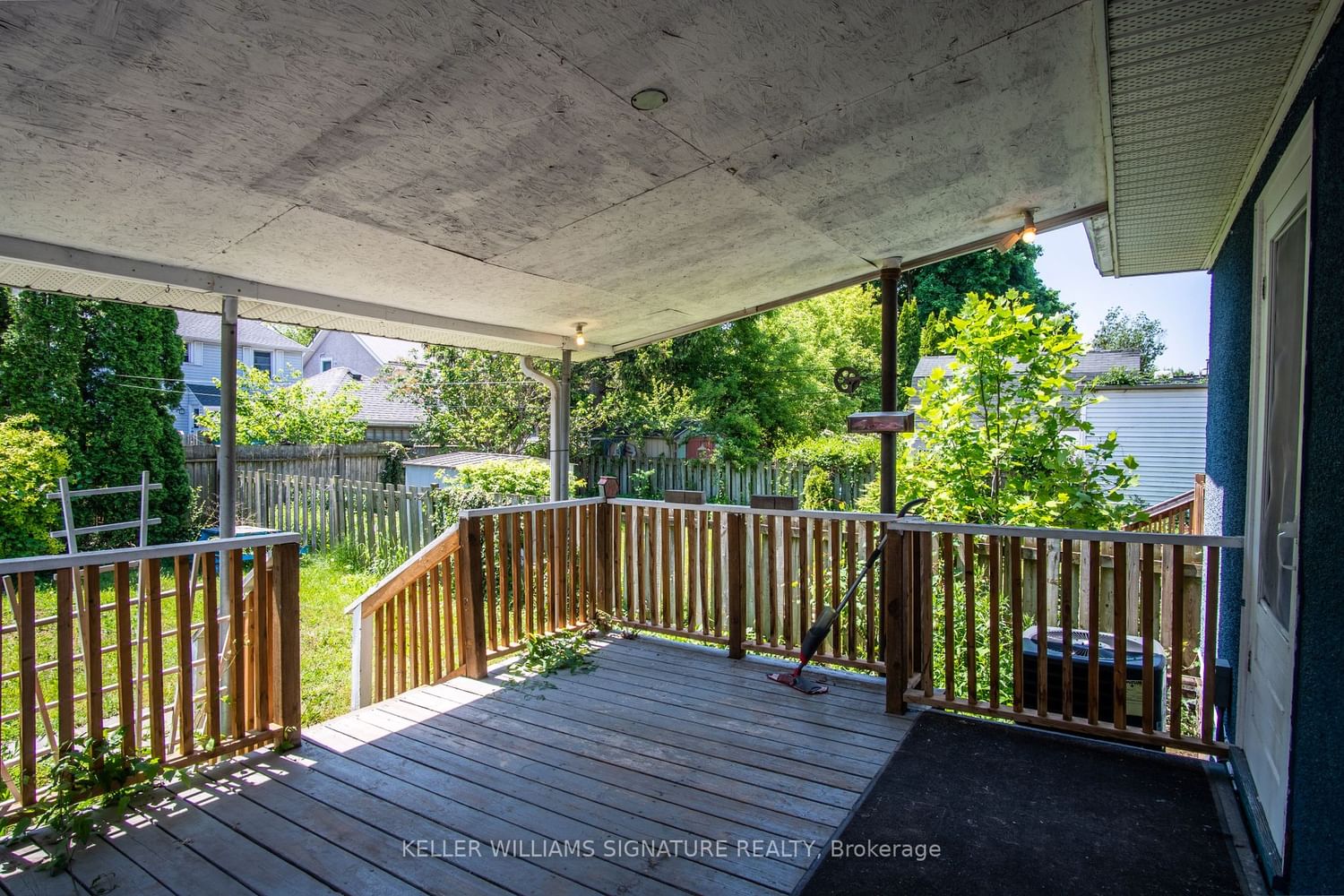 Listing Image 8