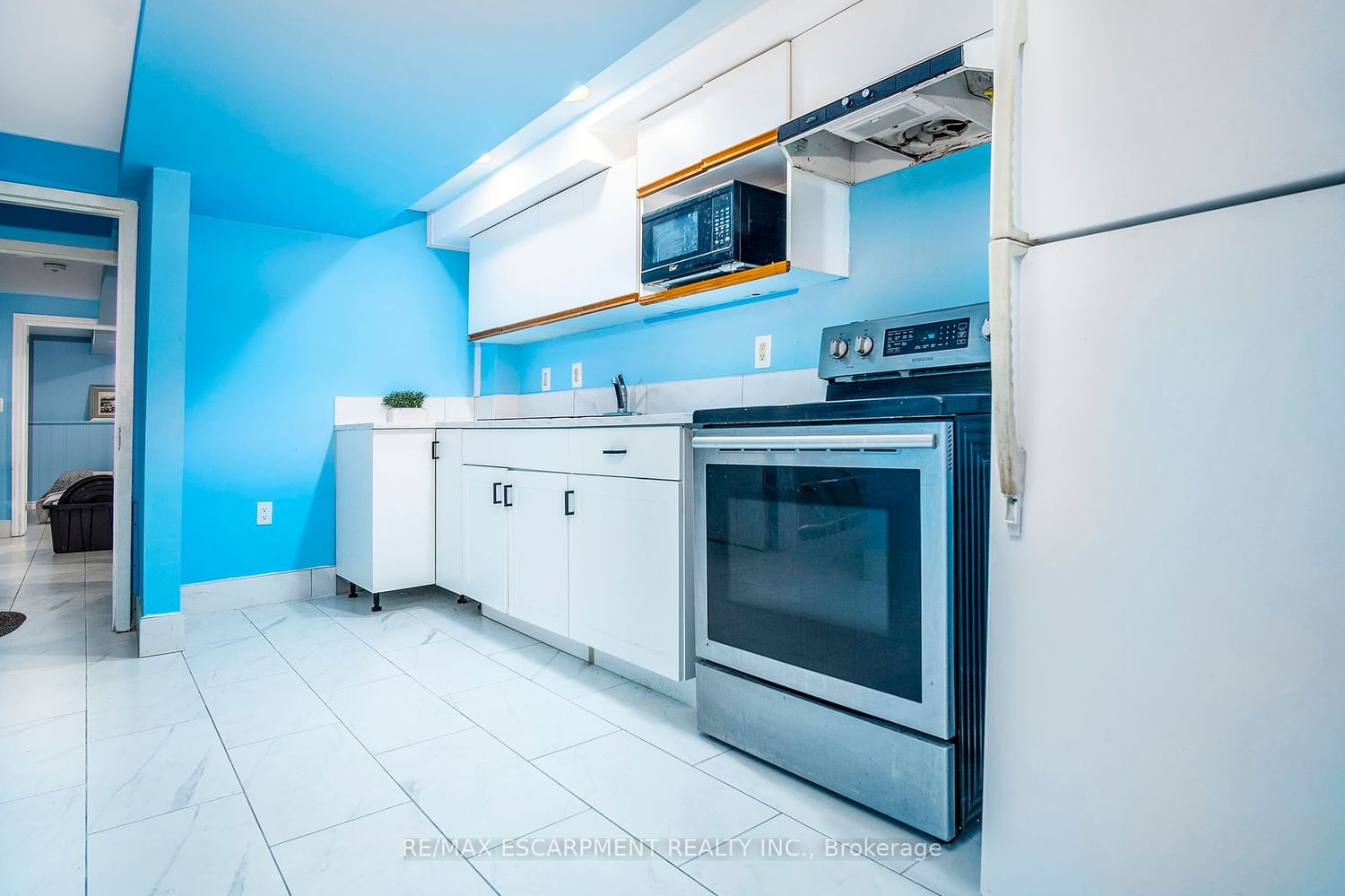 Listing Image 19