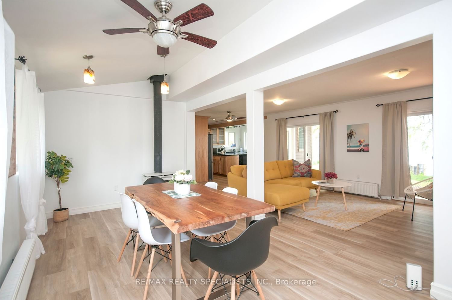 Listing Image 8