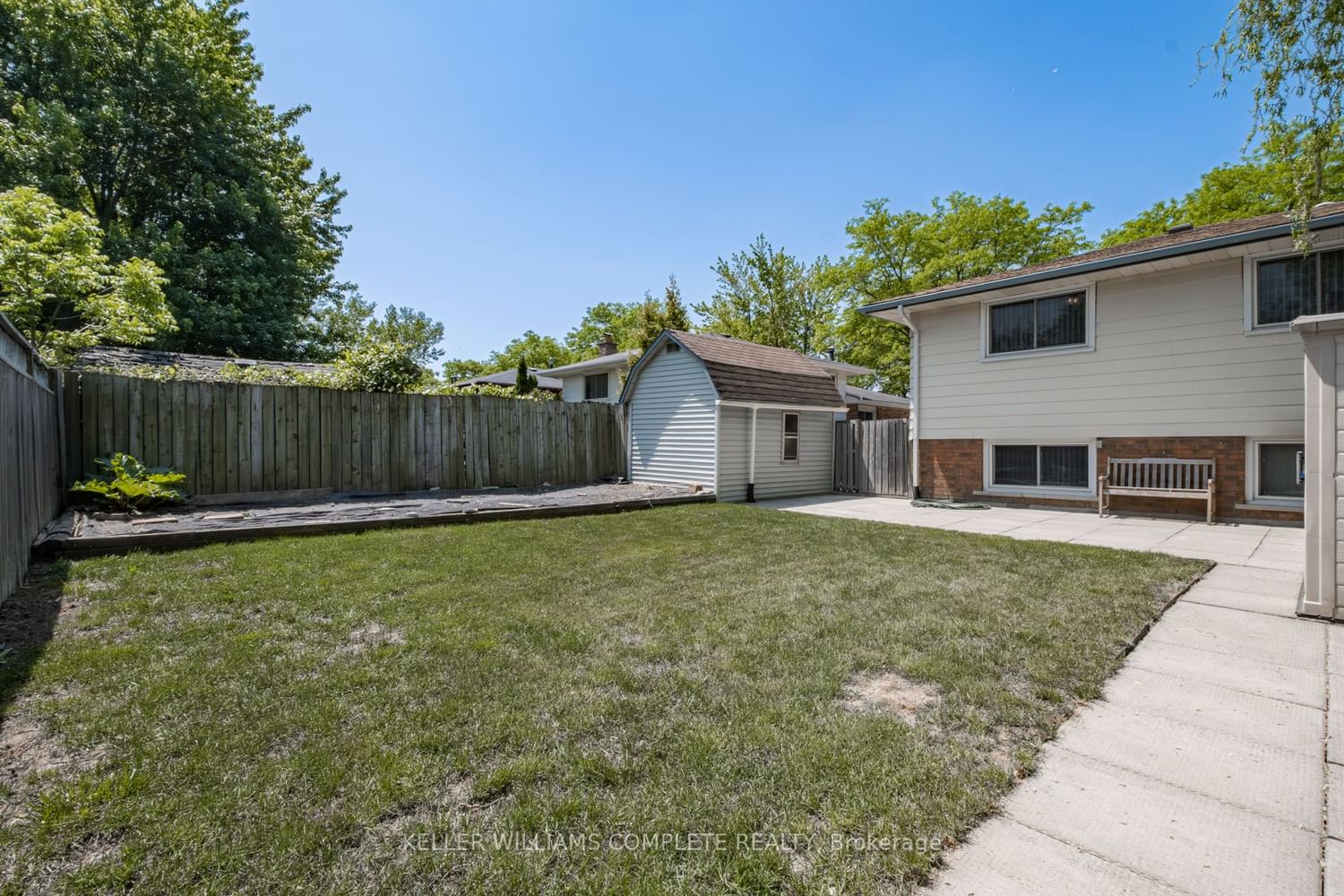 Listing Image 4