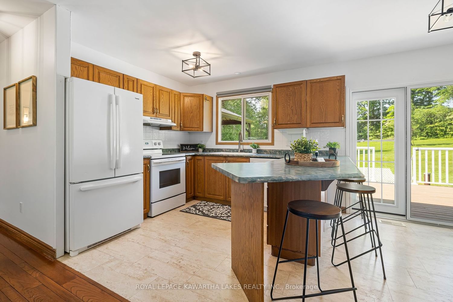 Listing Image 19
