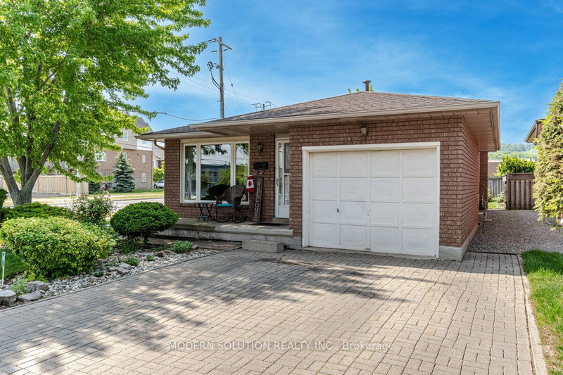 102 Juniper Dr, Hamilton, L8E 4G6 | Image 2