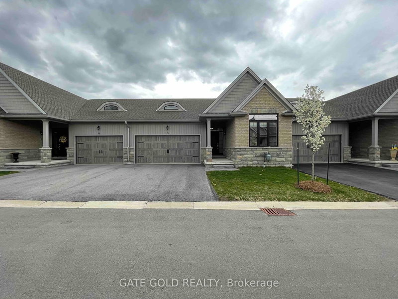 18 Borden Tr, Welland, L3C 0H1 | Image 2