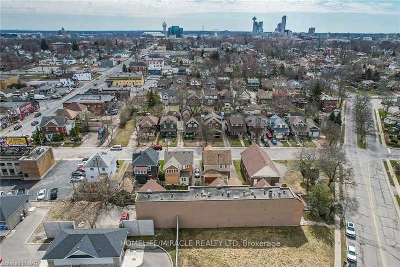 201 - 4872 Valley Way, Niagara Falls, L2E 1W3 | Image 2