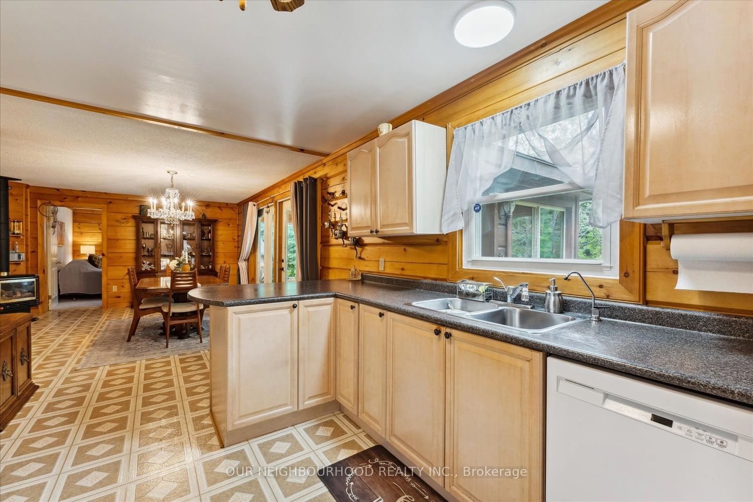Listing Image 15