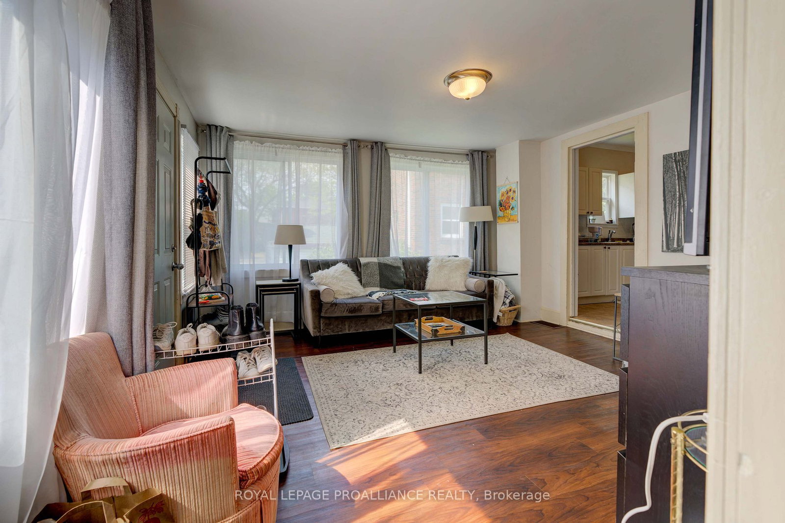 Listing Image 7