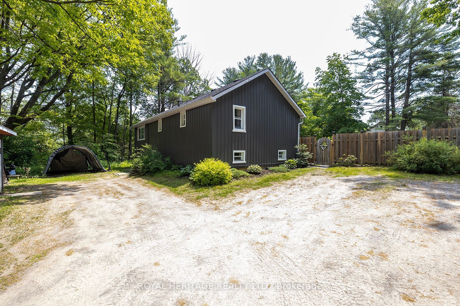 Listing Image 6