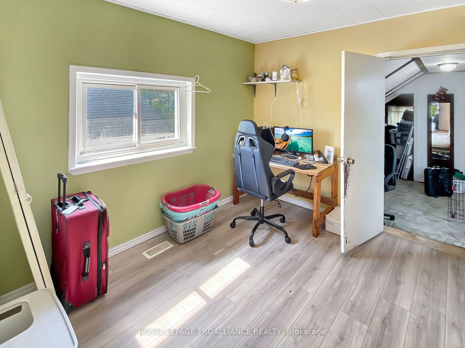 Listing Image 19