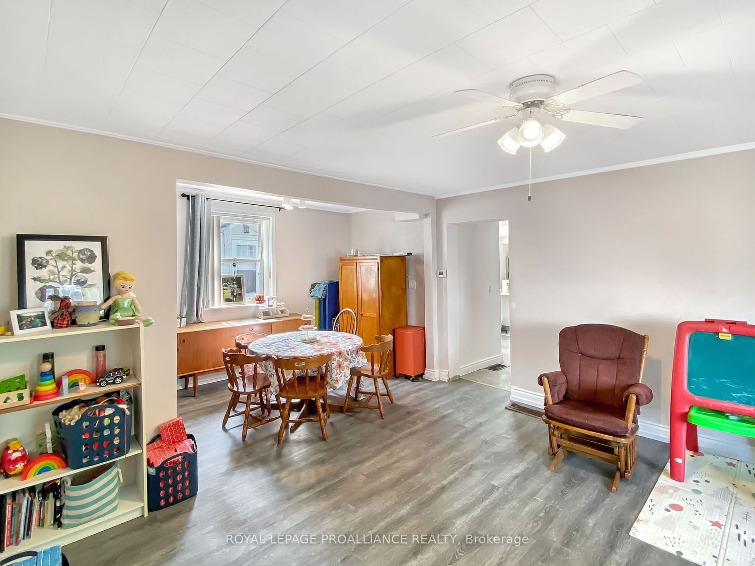 Listing Image 7