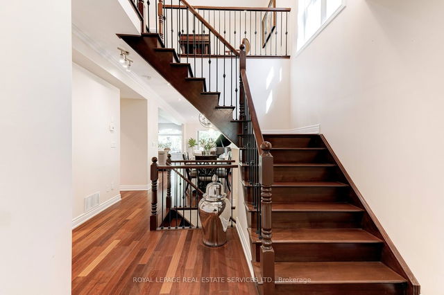 12 Carriage Lane