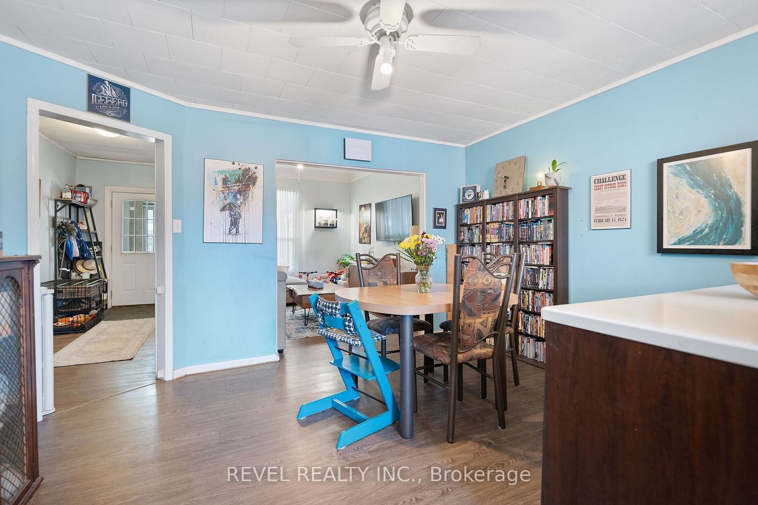 Listing Image 7