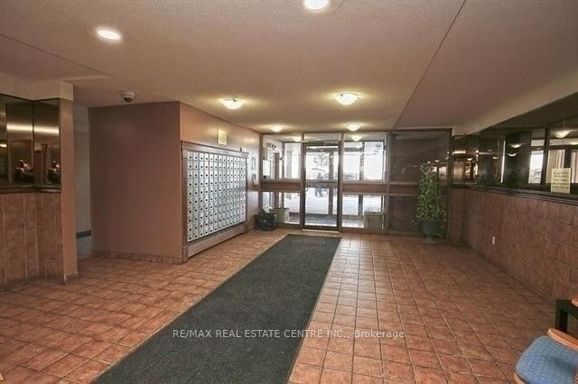 17 - 15 Albright Rd, Hamilton, L8K 5J2 | Image 3